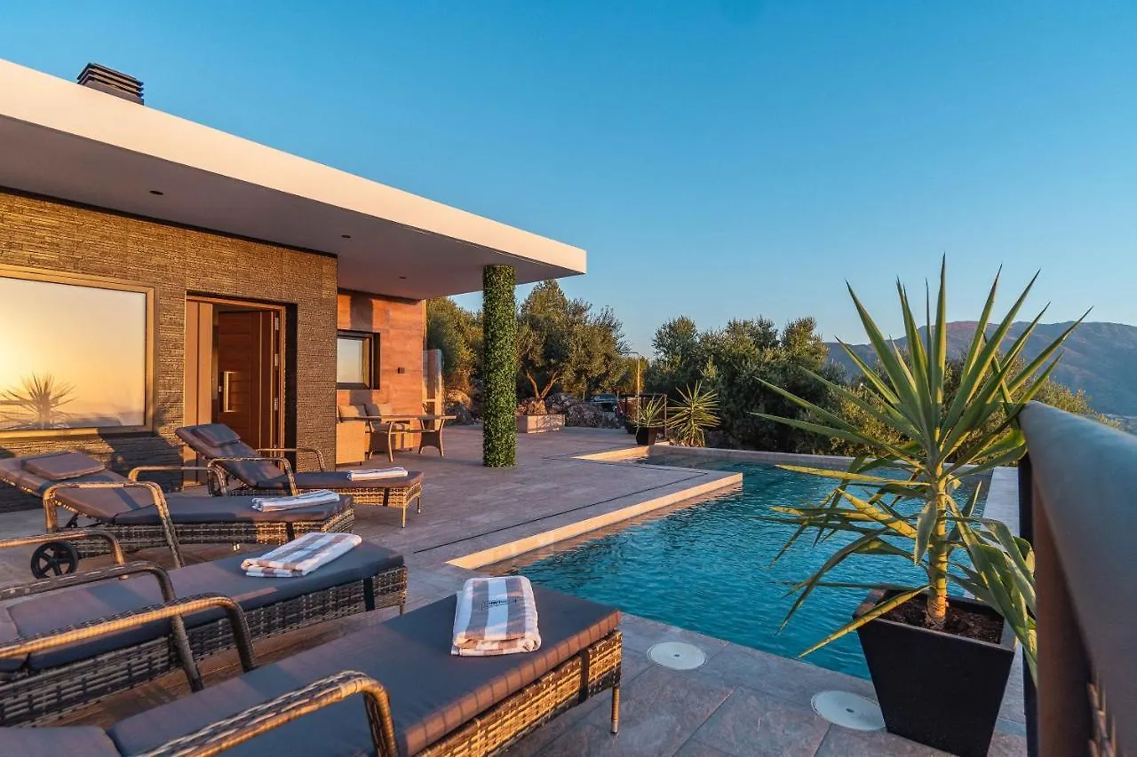 Villa Fahrenheit El Gastor 0*,  Spain